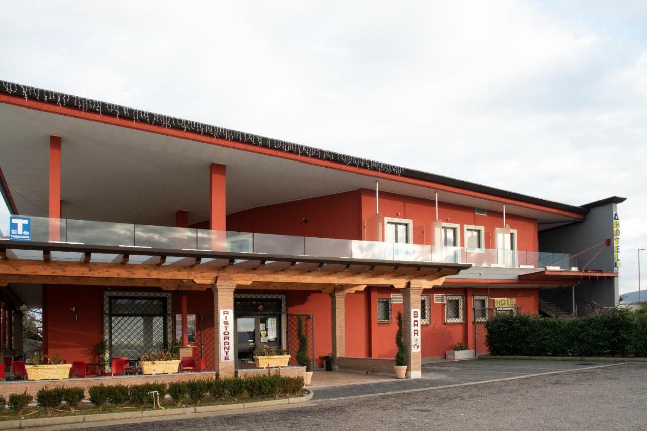 Hotel Ristorante La Terrazza Ceprano Exterior foto